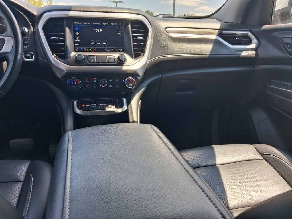 2022 GMC Acadia SLT