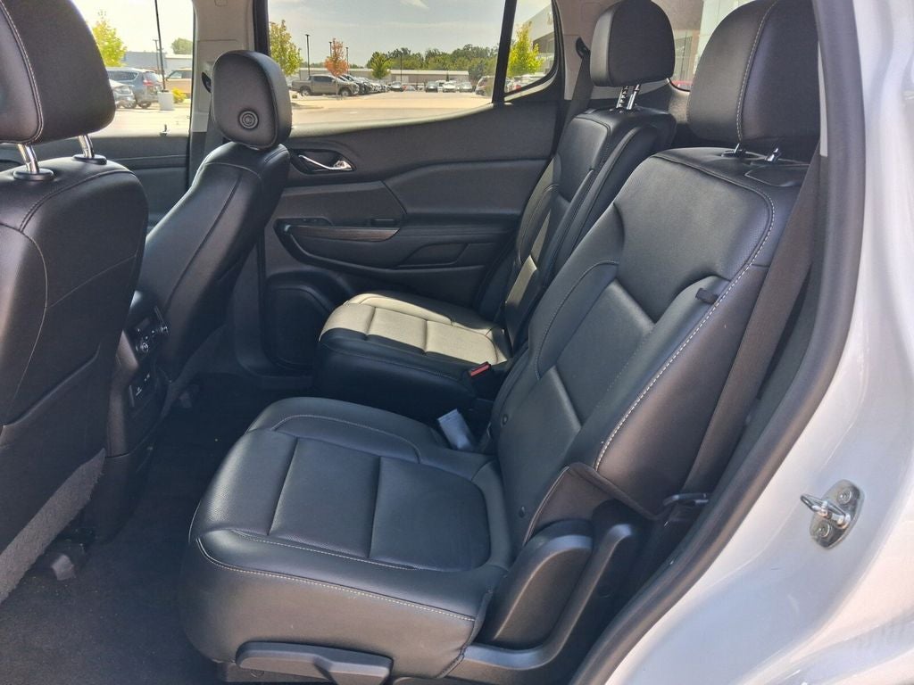 2022 GMC Acadia SLT