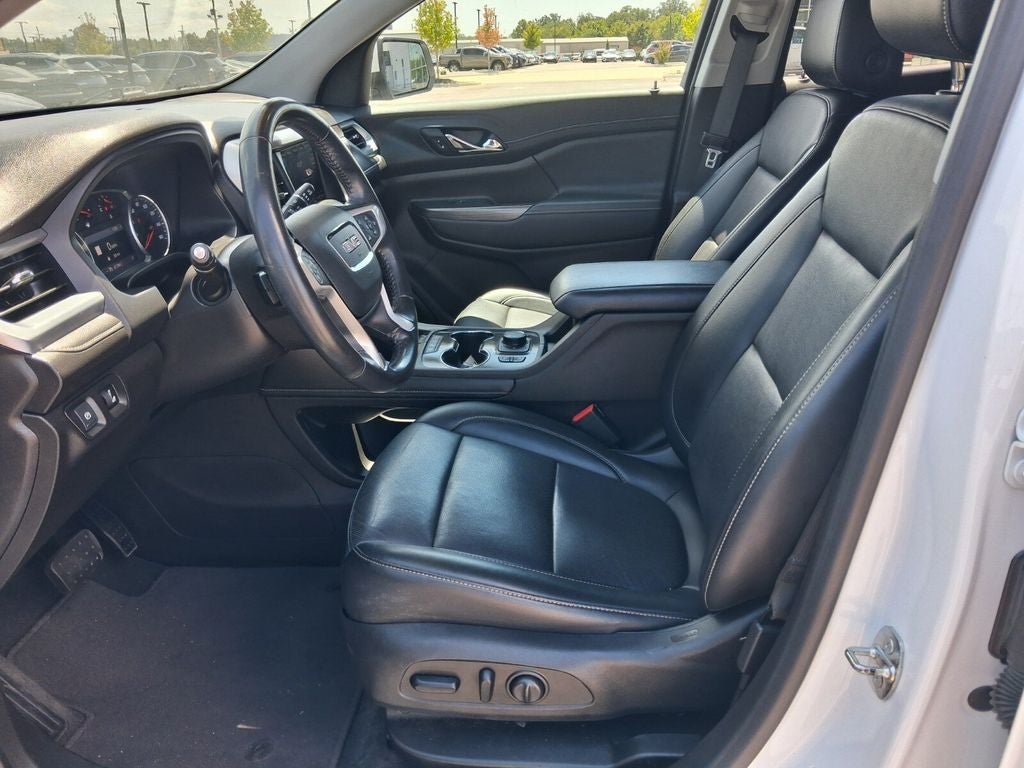 2022 GMC Acadia SLT