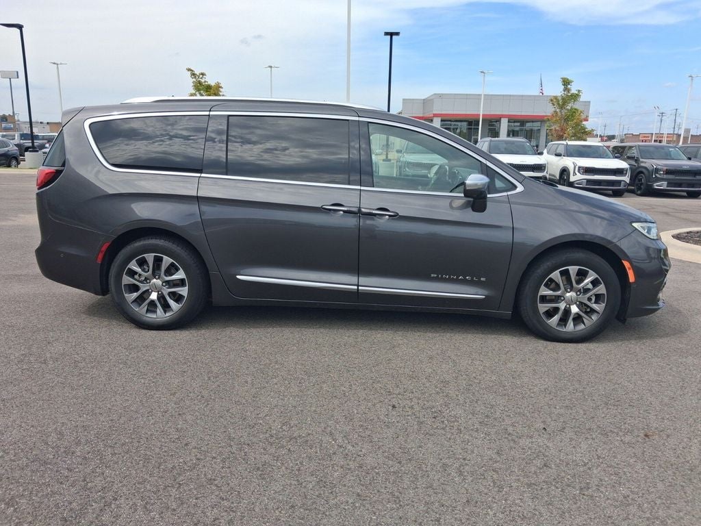 2022 Chrysler Pacifica Hybrid Pinnacle