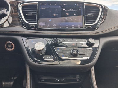 2022 Chrysler Pacifica Hybrid Pinnacle