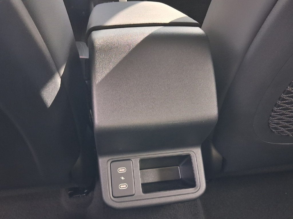 2027 Kia K4 EX